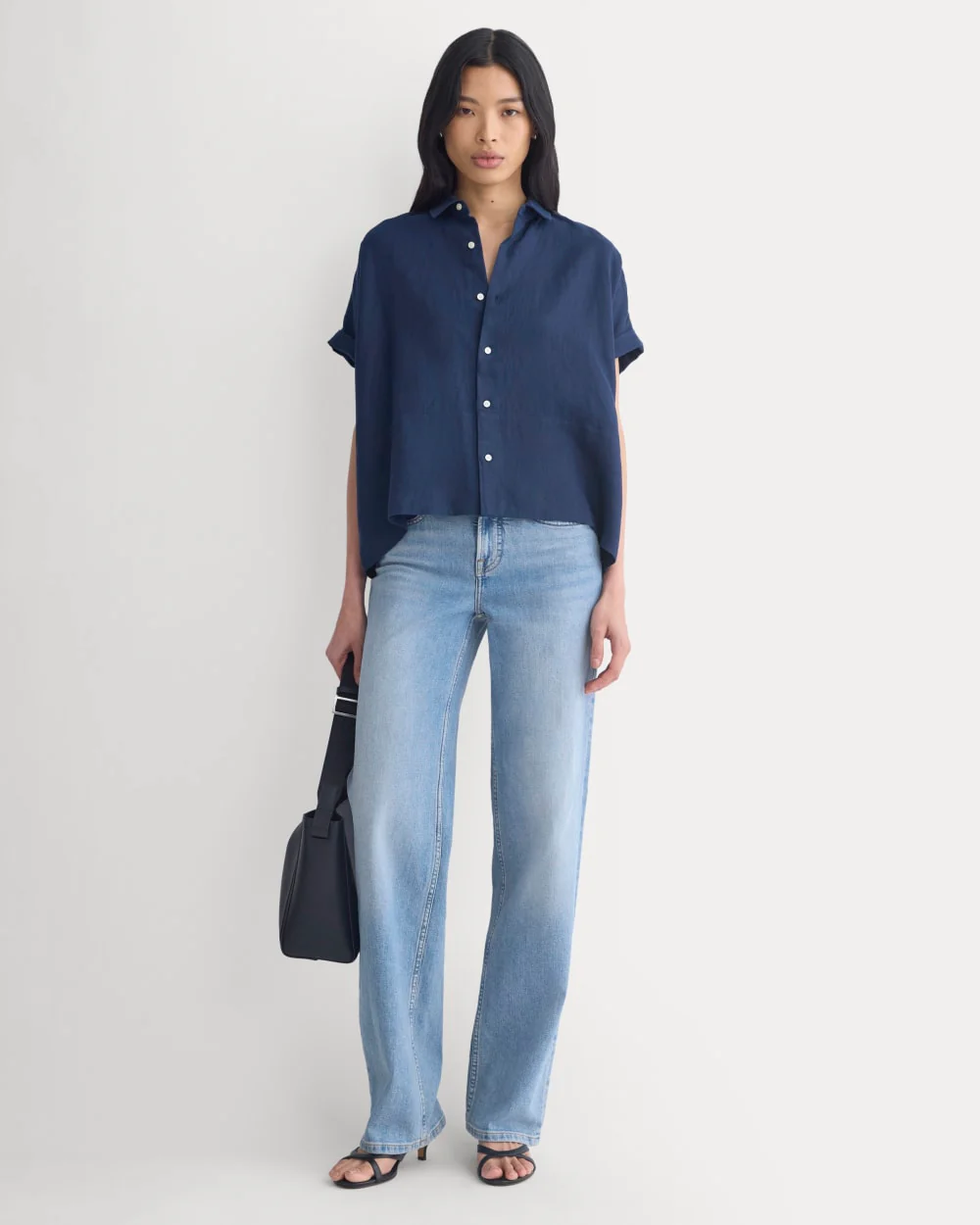 The Boxy Shirt in Linen | Navy - Image 3