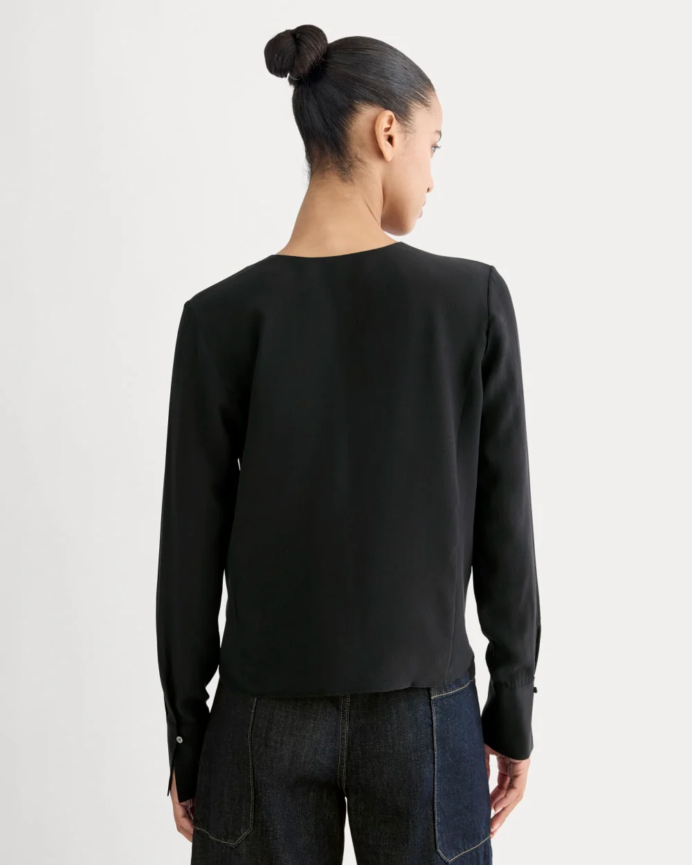 The V-Neck Blouse in Washable Silk | Black - Image 5