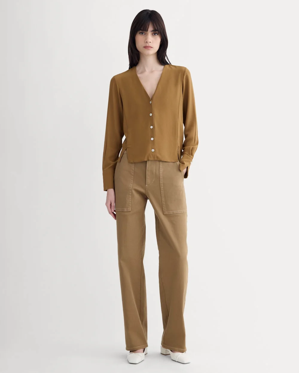 The V-Neck Blouse in Washable Silk | Toffee - Image 3