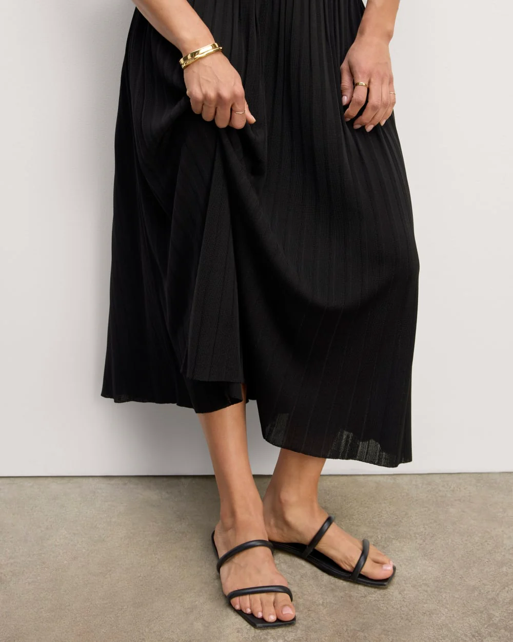 The Pleated Skirt | Black - Image 4