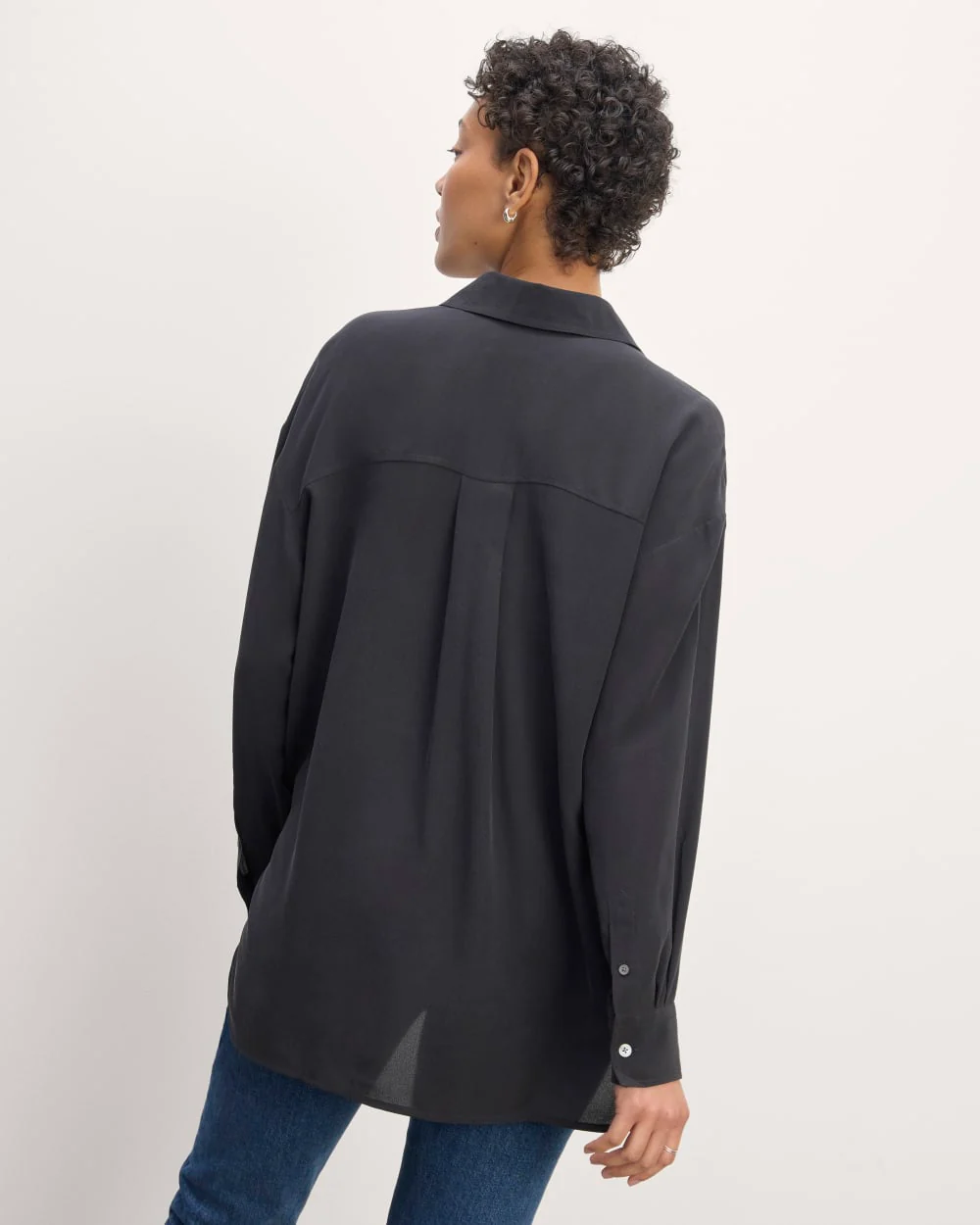 The Boyfriend Shirt in Washable Silk | Black - Image 6