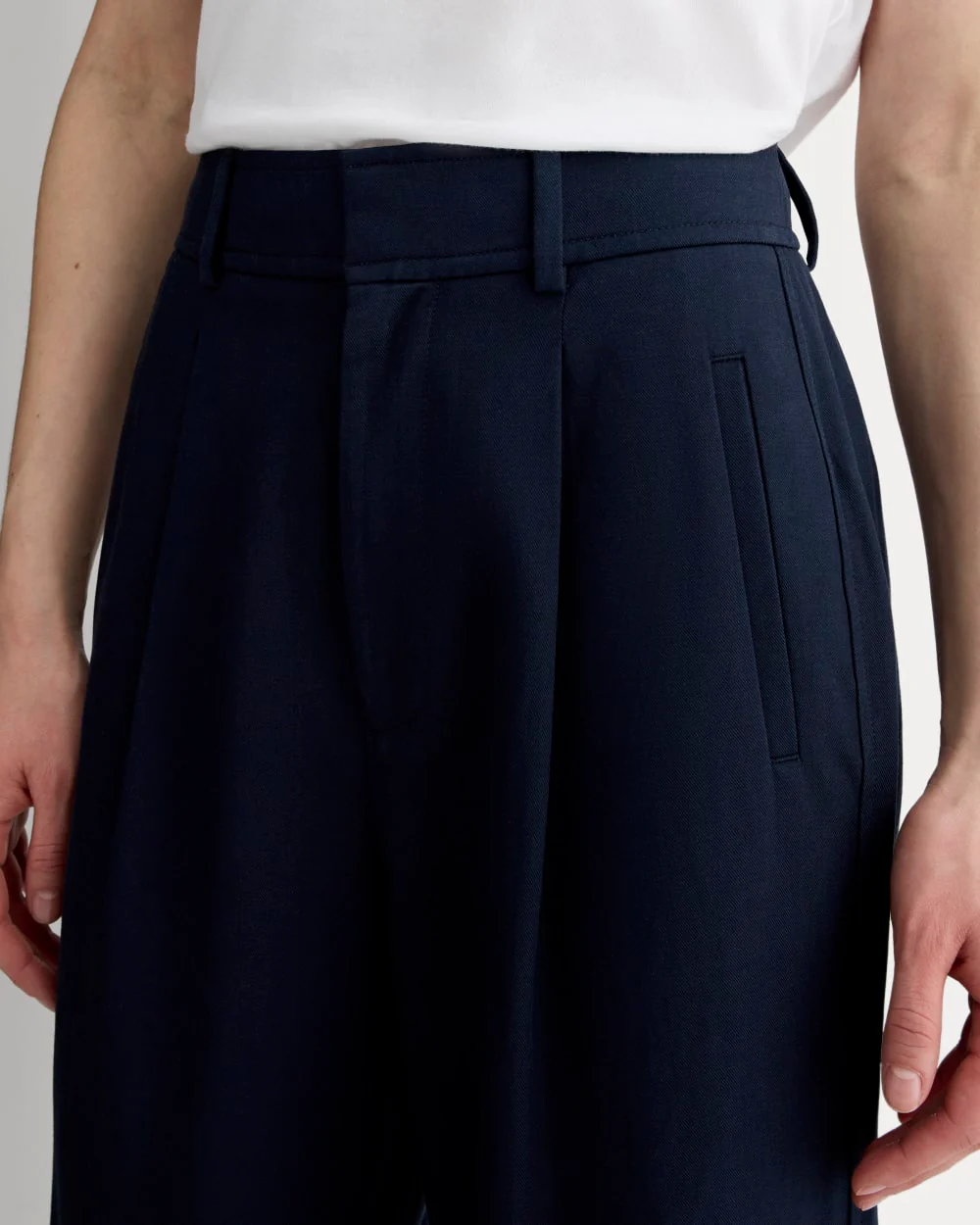 The Draper Pleated Pant in Buttersmooth | Navy | 30" Inseam - Image 4