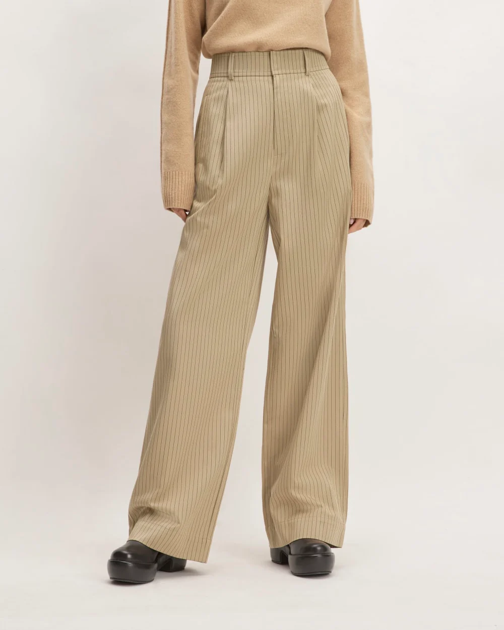 The Draper Pleated Pant in Buttersmooth | Cornstalk / Black | 32" Inseam - Image 3