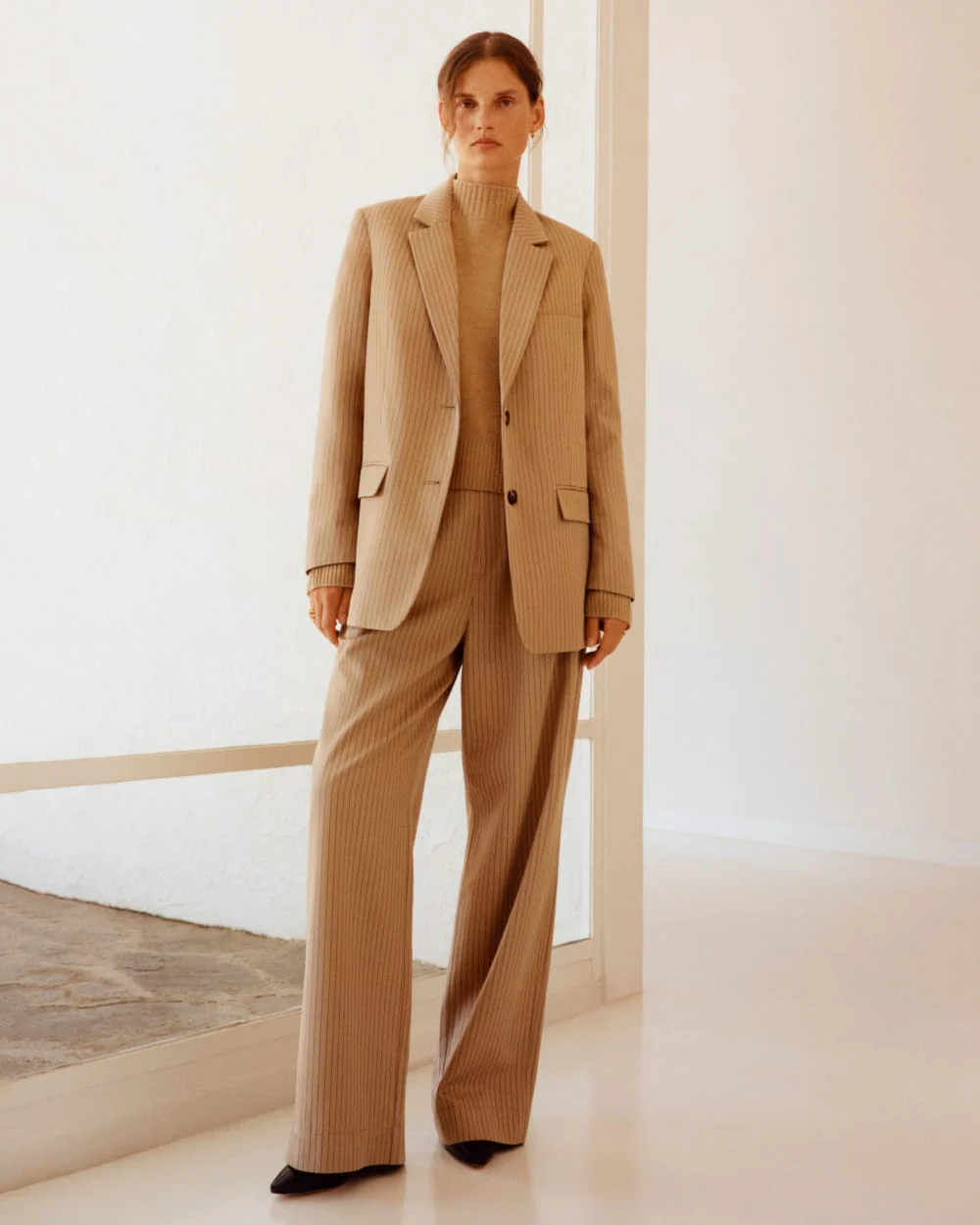 The Draper Pleated Pant in Buttersmooth | Cornstalk / Black | 30" Inseam - Image 6