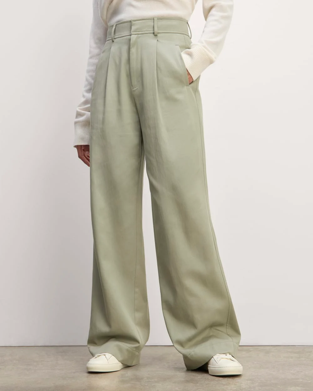 The Draper Pleated Pant in Buttersmooth | Seagrass | 30" Inseam - Image 3