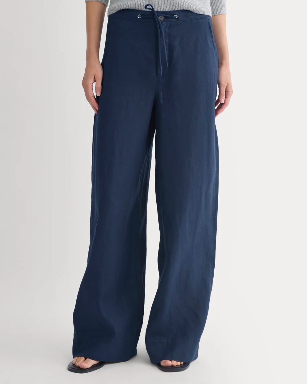 Wide-Leg Drawstring Pant in Linen | Navy - Image 3