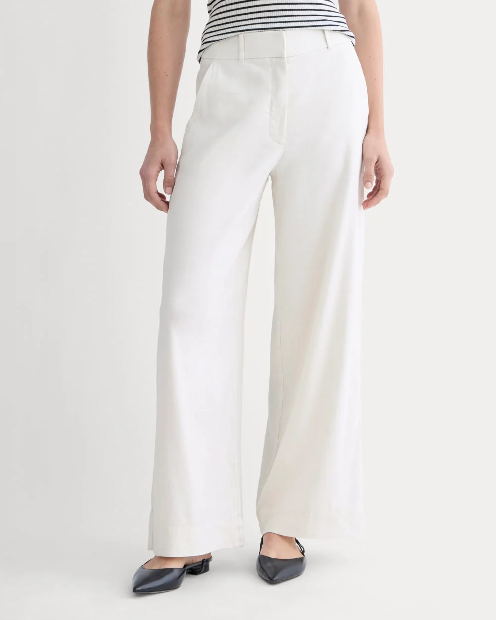 The Wide-Leg Pant in Stretch Linen | Natural Chambray - Image 3