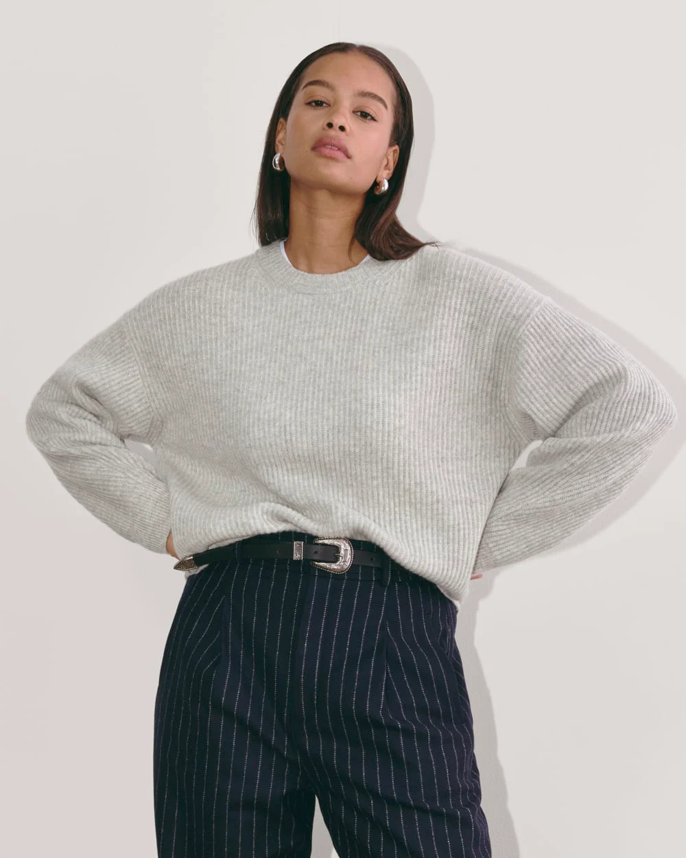 The Cocoon Crew in Wool Cashmere | Light Heather Grey - Image 4