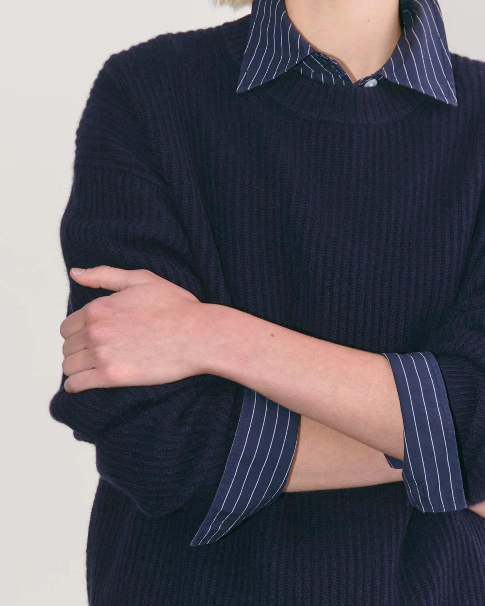 The Cocoon Crew in Wool Cashmere | Navy - Image 5