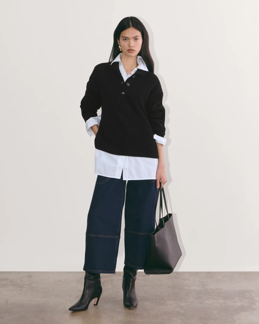 The Cocoon Henley in Wool Cashmere | Black - Image 2