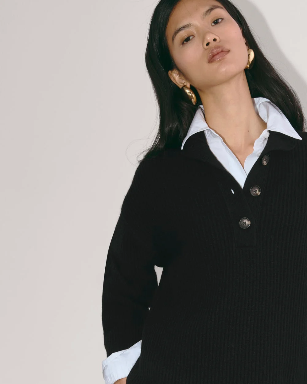 The Cocoon Henley in Wool Cashmere | Black - Image 3