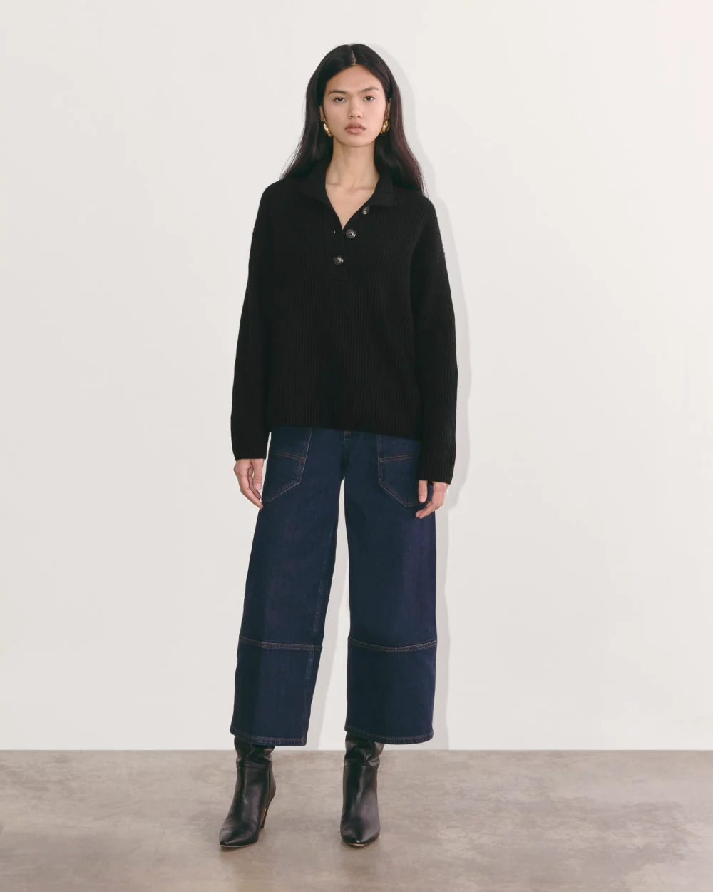 The Cocoon Henley in Wool Cashmere | Black - Image 5