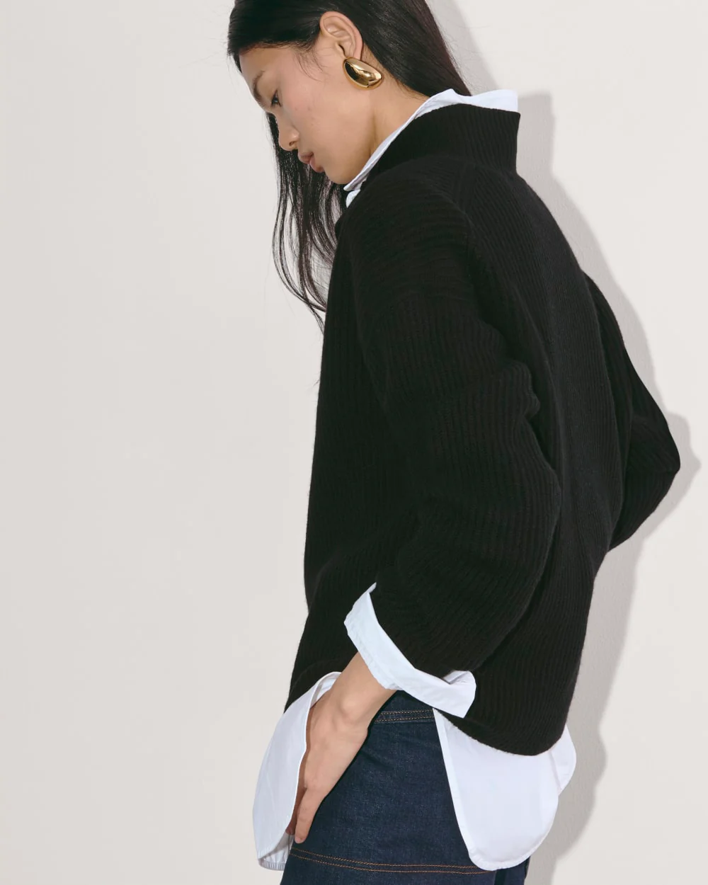 The Cocoon Henley in Wool Cashmere | Black - Image 6